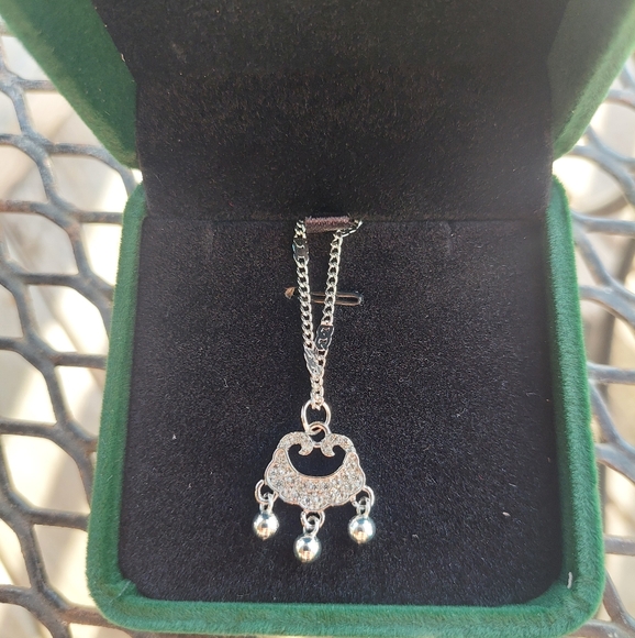 Necklace - Picture 1 of 1